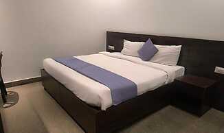 Fabhotel Azure I