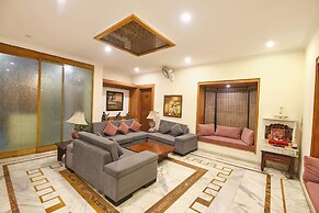 Fabhotel Siris 18