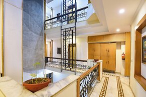 Fabhotel Siris 18