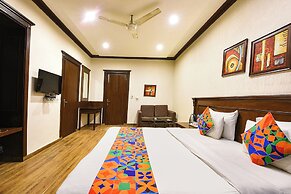 Fabhotel Siris 18