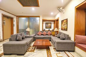 Fabhotel Siris 18