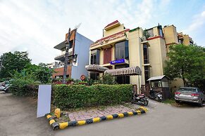 Fabhotel Siris 18