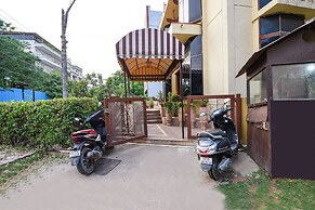 Fabhotel Siris 18