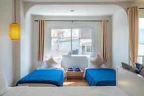 De Blue Door