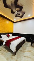 S R HOTEL
