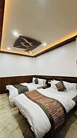 S R HOTEL