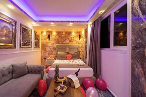 REN PLUS SUİTES OTEL