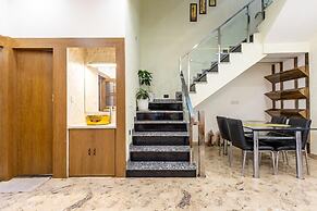 A radiant villa on the Ganges