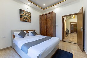 A radiant villa on the Ganges