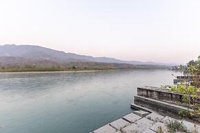 A radiant villa on the Ganges