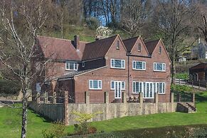 Underhill House