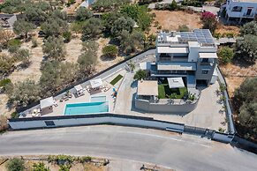 3a's Family Luxury Villa