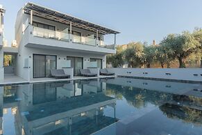 Alora Luxury Suites