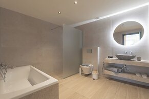 Alora Luxury Suites