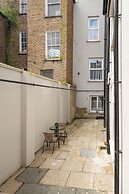 The Ivy House on Clarendon