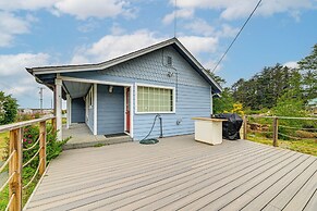 Walk to Beach: Cozy Home w/ Deck in Smith River!