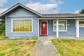 Walk to Beach: Cozy Home w/ Deck in Smith River!