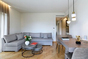 Zana s Cozy Apartment at Glifada