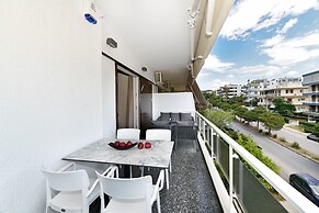 Zana s Cozy Apartment at Glifada