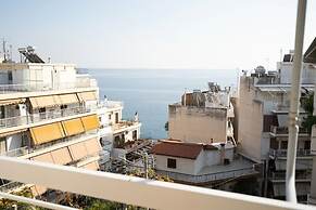 Piraeus Cozy Apartment for 4 Persons