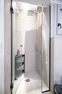 Piraeus Cozy Apartment for 4 Persons