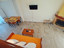 Lechaio Corinth Maisonette for 4 - A Lechaio Beach Corinth Maisonette 