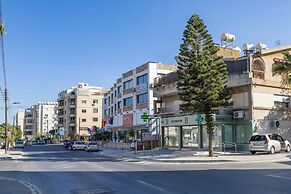 Trygoni Court - Elegant Downtown 3-bdr Apartment