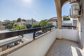 Trygoni Court - Elegant Downtown 3-bdr Apartment