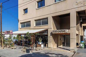 Trygoni Court - Elegant Downtown 3-bdr Apartment