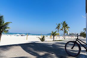 250m da praia com AC 4 quartos
