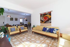 250m da praia com AC 4 quartos