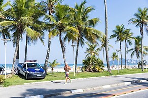 250m da praia com AC 4 quartos