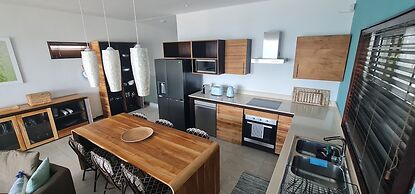 Blue Ocean Suites & Apartments