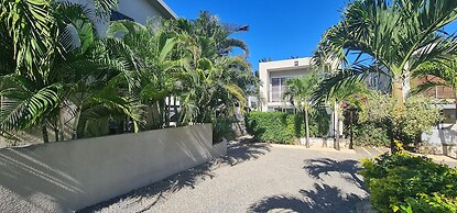 Blue Ocean Suites & Apartments