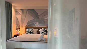 Blue Ocean Suites & Apartments