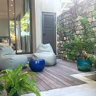Blue Ocean Suites & Apartments