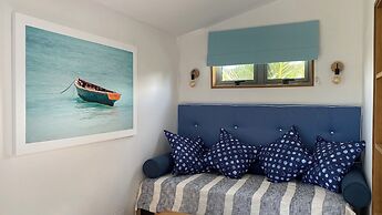 Blue Ocean Suites & Apartments
