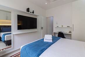 Just a few Steps From Copacabana Beach Pf512