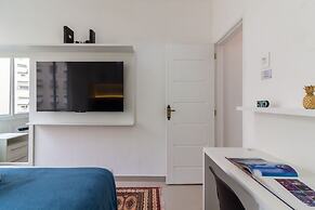Just a few Steps From Copacabana Beach Pf512