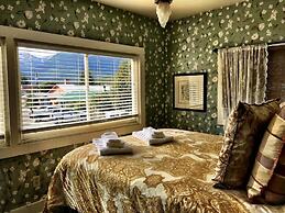 Historic Skagway Inn