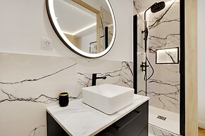The Upper Marais Superb Apartment for 6 People