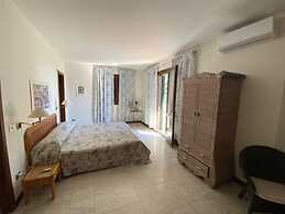 Albarella Villa With sea View and Pool
