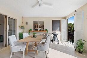Lakeside Luxe Retreat - Pool View BBQ Spa Bath
