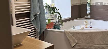 Holiday Home for 6 Guests in Cameliere