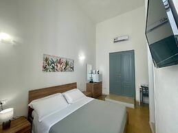 Onlyrooms V - Central & Train Station