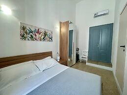 Onlyrooms V - Central & Train Station