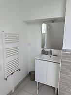 Charming Appt - 3bdr/8p - Near Paris & La Defense