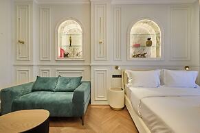 Ermou 99 Intelligent Private Suites