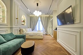 Ermou 99 Intelligent Private Suites