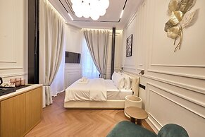 Ermou 99 Intelligent Private Suites